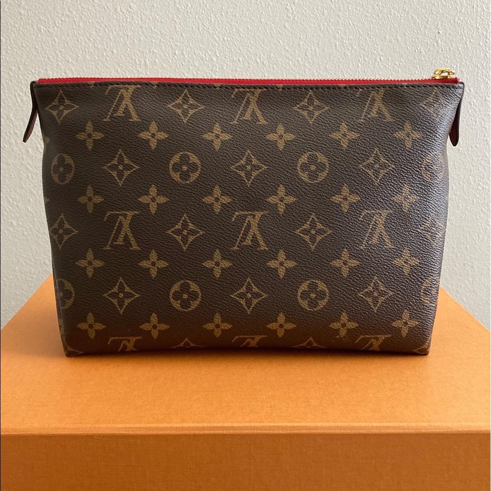 SOLD LV Pallas Beauty Case - Picture 4 of 9